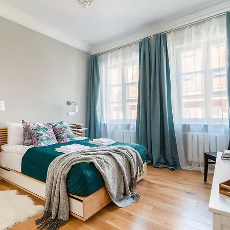 Stylish In Warsaw's Old Town By Renters Apartment