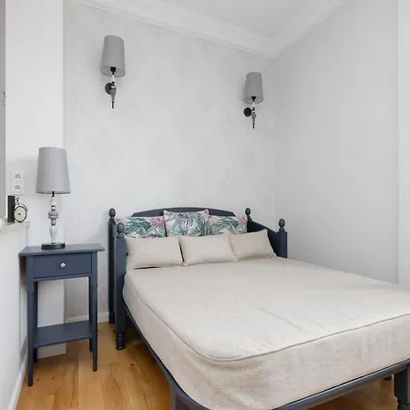 Stylish In Warsaw's Old Town By Renters Apartment Warschau