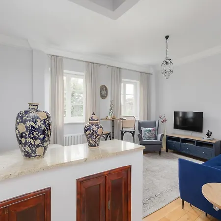 Stylish In Warsaw's Old Town By Renters *