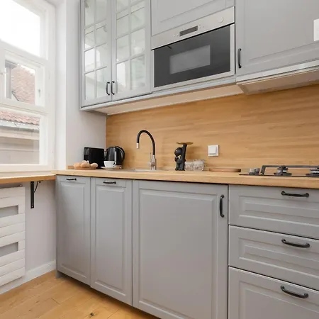 Stylish In Warsaw's Old Town By Renters