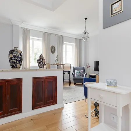 Stylish In Warsaw's Old Town By Renters Apartment