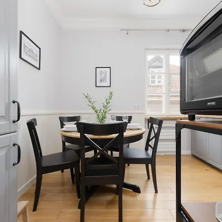 Apartment Stylish In Warsaw's Old Town By Renters