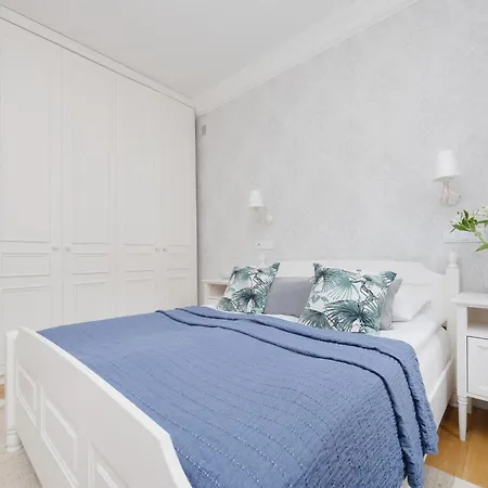 Stylish In Warsaw's Old Town By Renters Apartment