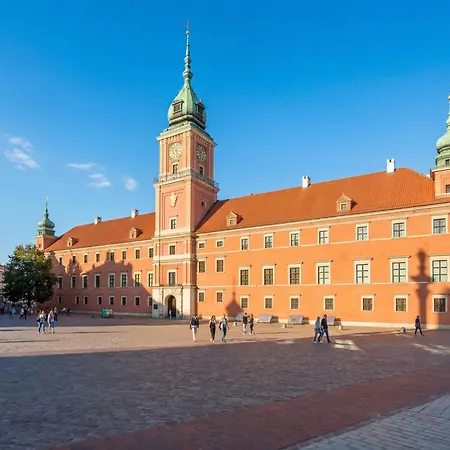 Stylish In Warsaw's Old Town By Renters Apartamento Varsovia